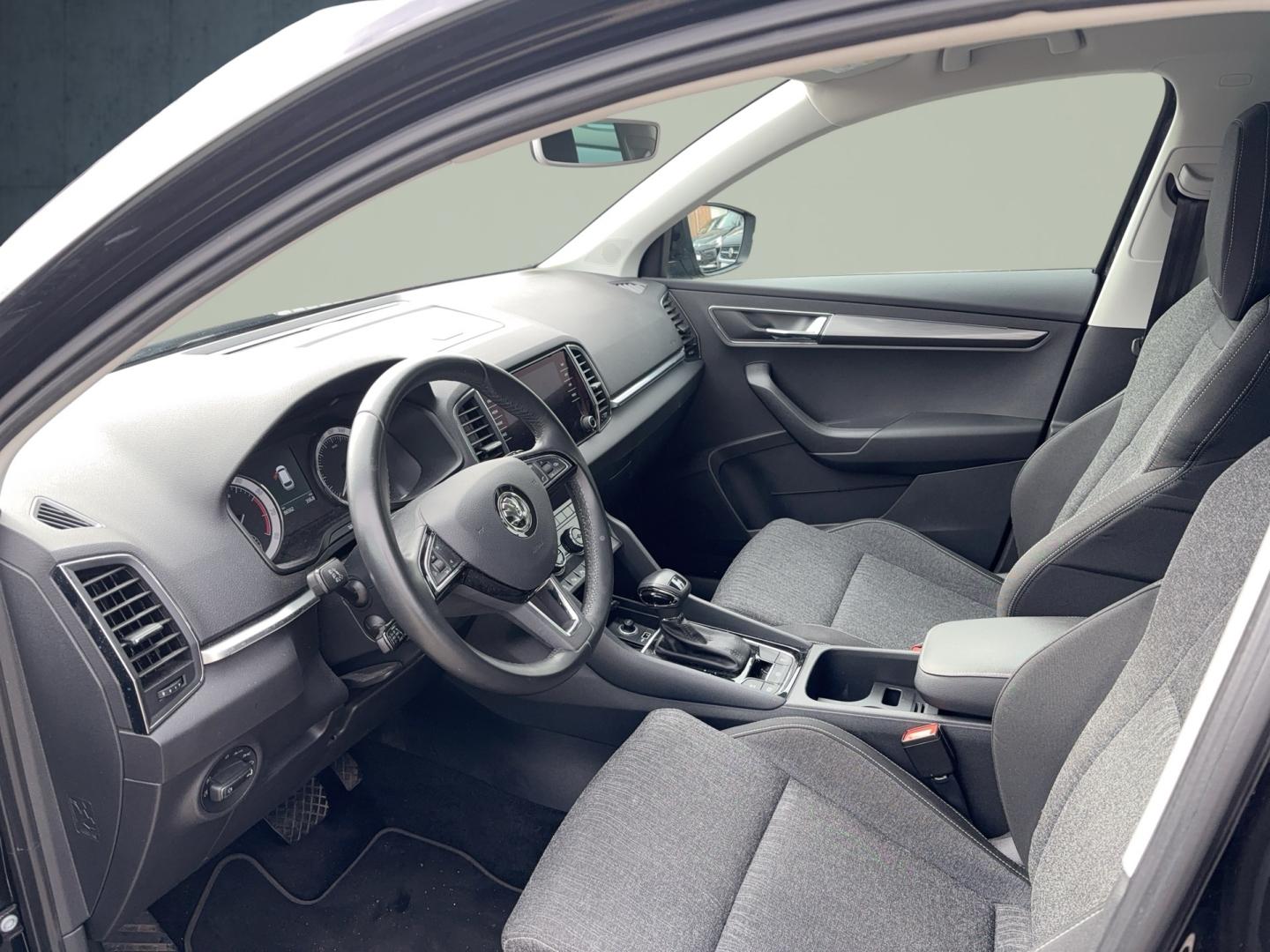 Skoda Karoq Style AHK KAMERA LED NAVI SHZ ACC PDC SMAR