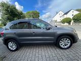 Volkswagen Tiguan *NAVIGATIONSSYSTEM-SITZHEUZUNG** - Volkswagen Tiguan mit Diesel-Antrieb: Limousine