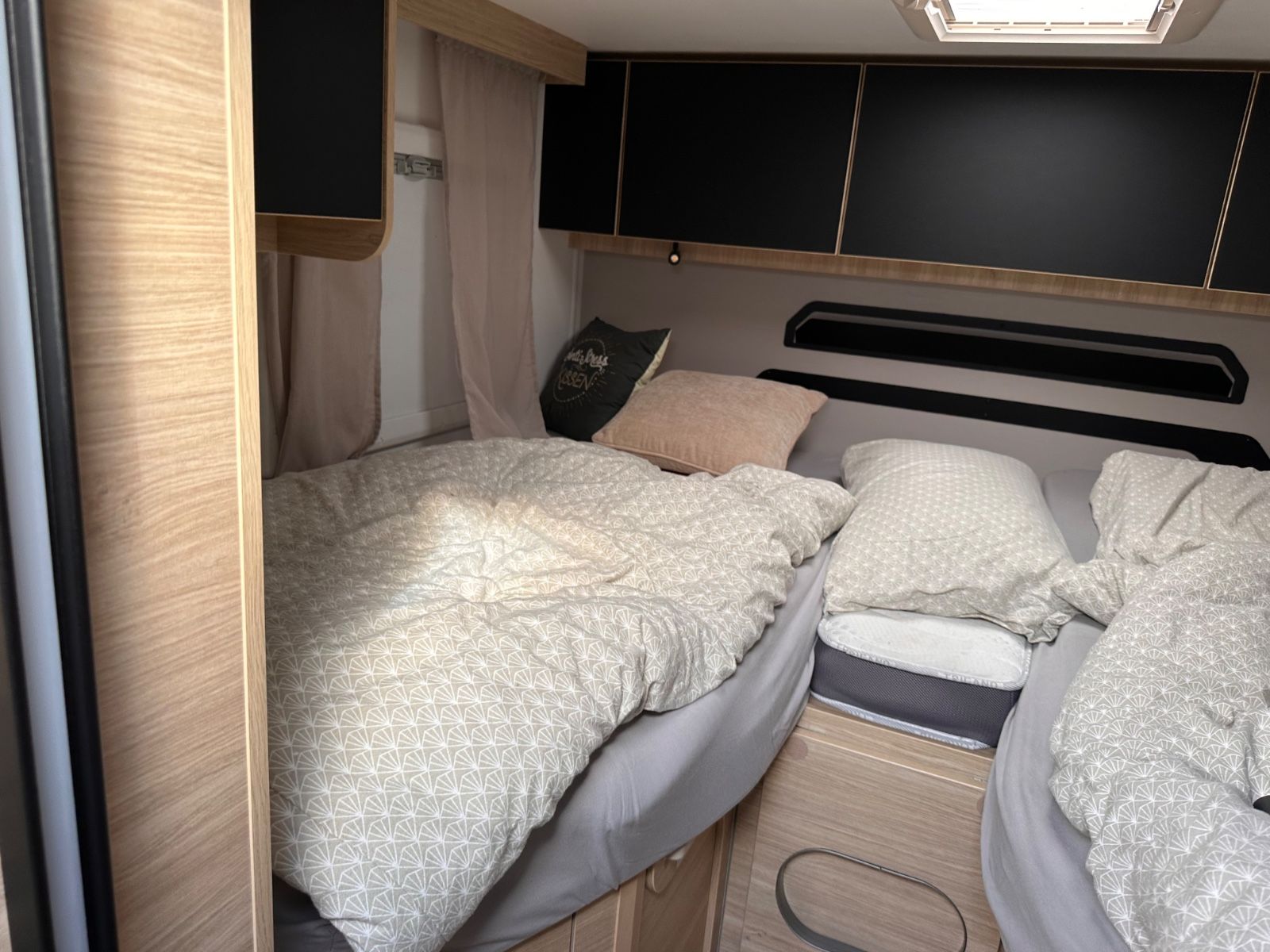 Fahrzeugabbildung Challenger 337 GA Etape Edition M25 Automatik Arctic-Paket