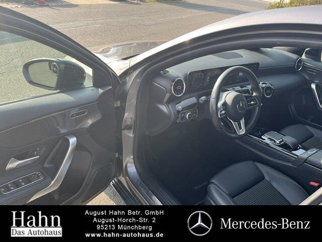 Fahrzeugabbildung Mercedes-Benz A 200 PROGRESSIVE/NIGHT/LED/PTS/NAVI/SHZ/18ZOLL