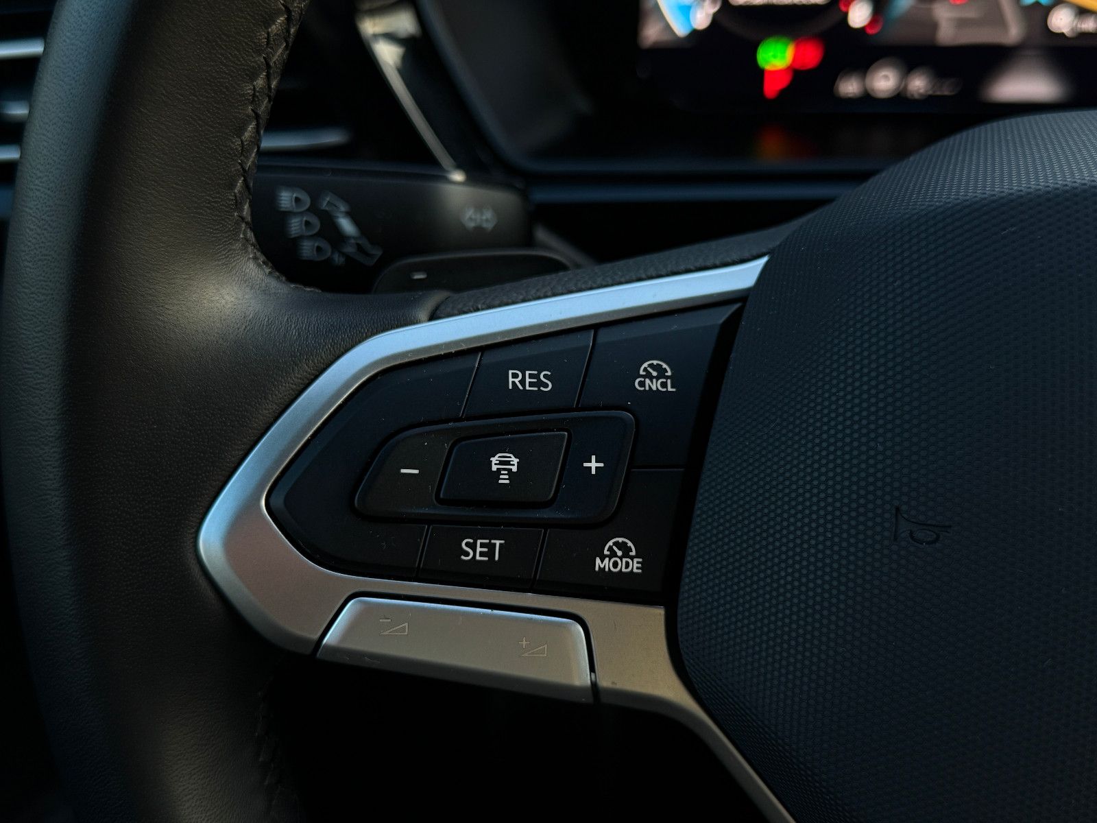 Fahrzeugabbildung Volkswagen Caddy Style TSI DSG ACC AHK Navi LED Kamera SHZ