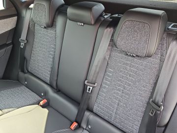 Peugeot 3008 1.2 145 Allure Kam.+KeyLess+LED+SHZ+PDC