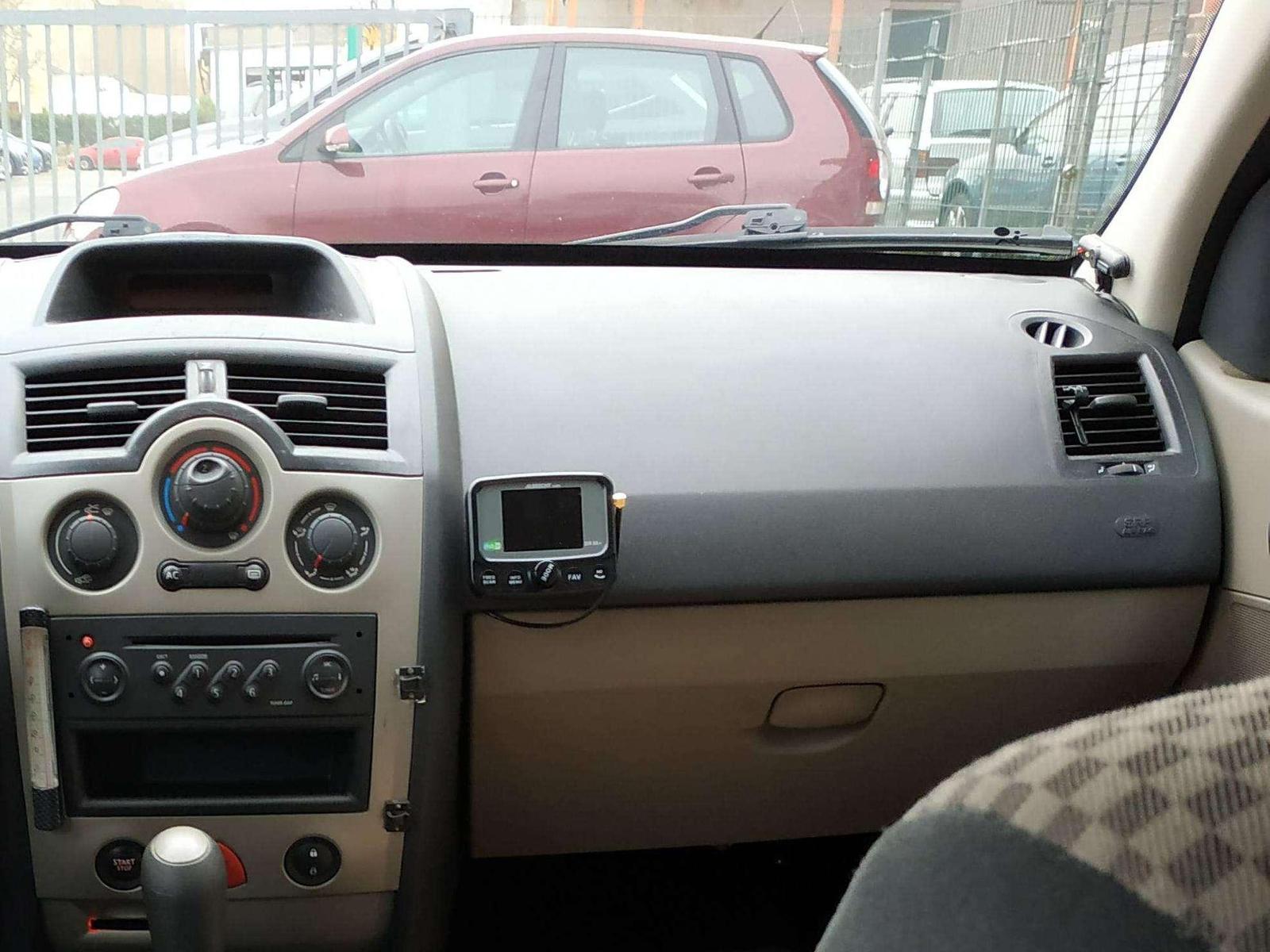 Renault Megane 2004 — photo 12