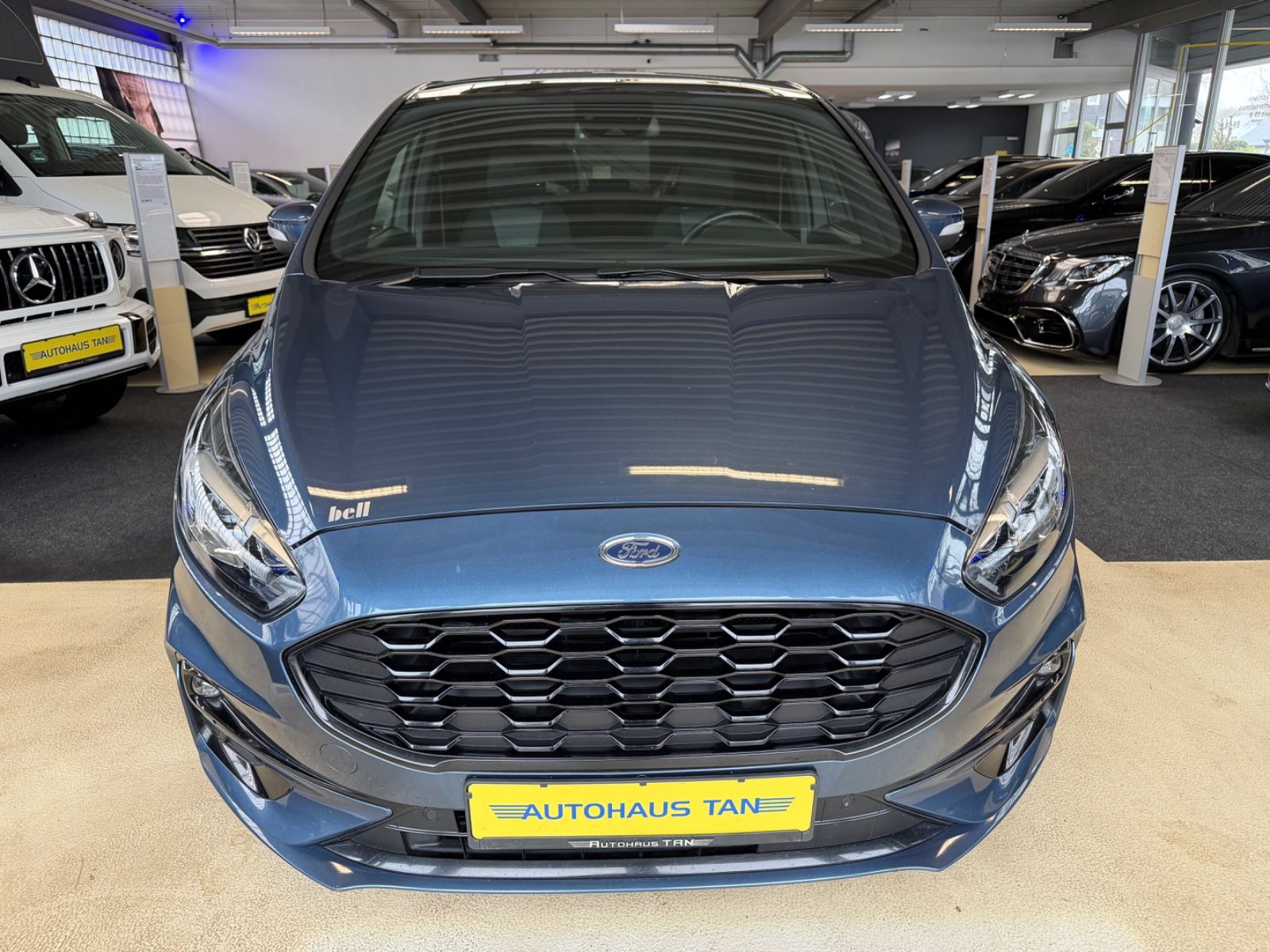 Fahrzeugabbildung Ford S-Max ST-Line *Pano* 7 Sitzer