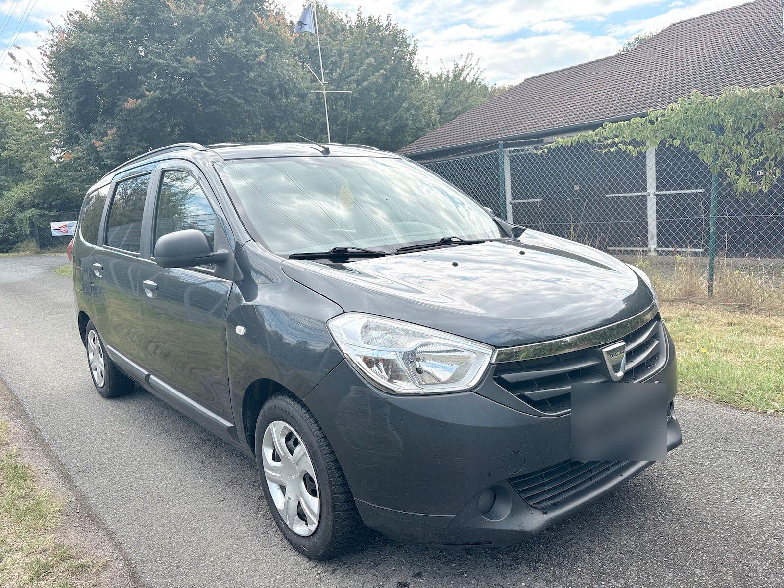 Dacia Lodgy 2015 — rear view