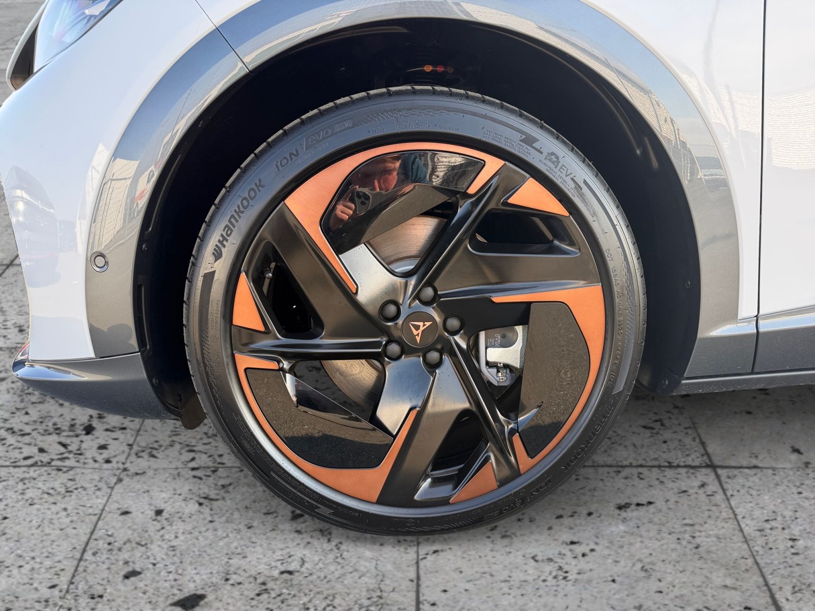 Cupra Tavascan - Bild 8