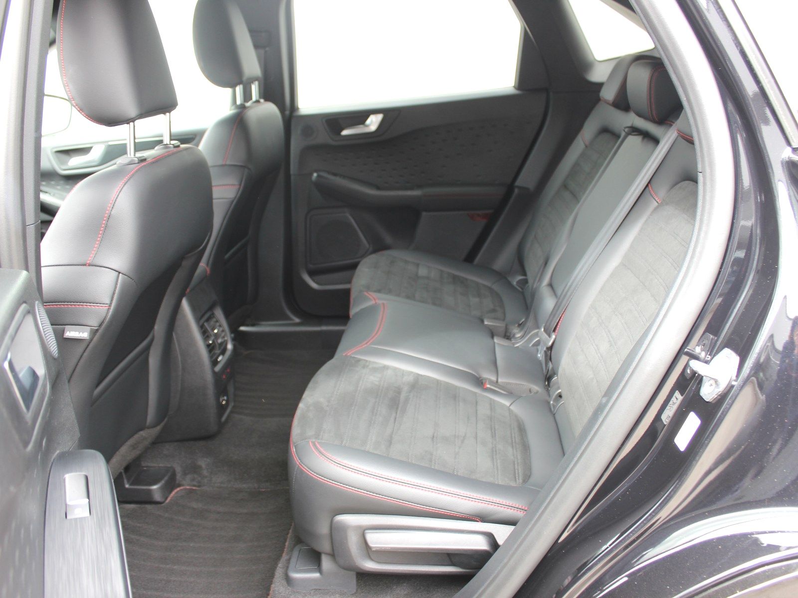 Fahrzeugabbildung Ford Kuga Plug-In Hybrid ST-Line X