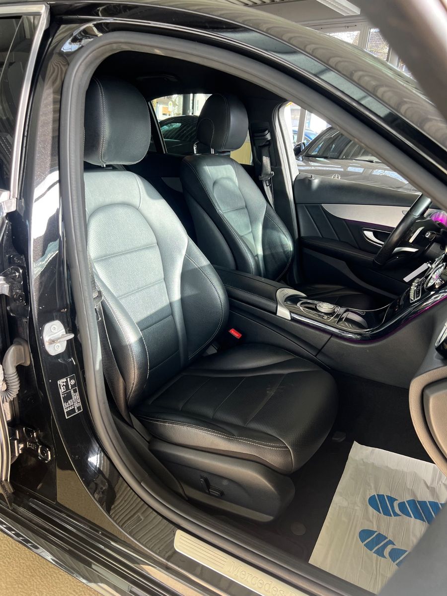 Fahrzeugabbildung Mercedes-Benz C 200 CGI Lim AMG LINE *AMBIENTE*KAMERA*HEAD-UP*