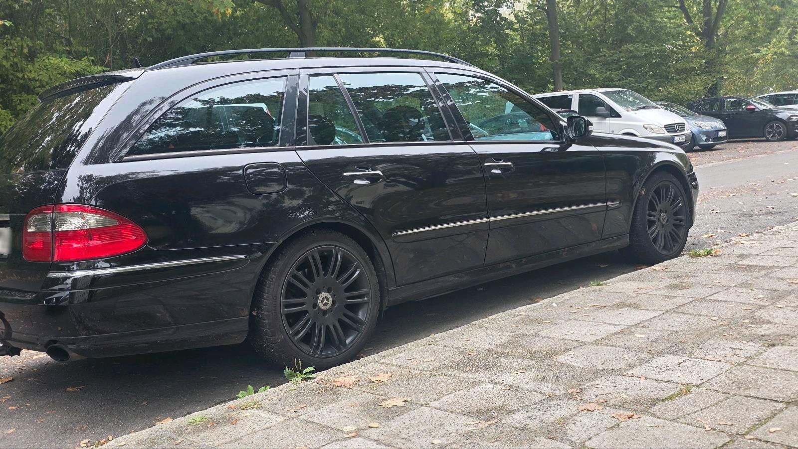 Mercedes-Benz E320 2008 — photo 10