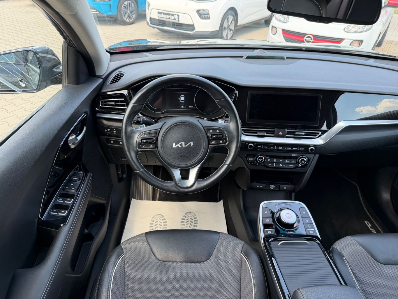 Fahrzeugabbildung Kia e-Niro Vision°64 kWh°SOH 97%°1.Hand°Kamera°LED°