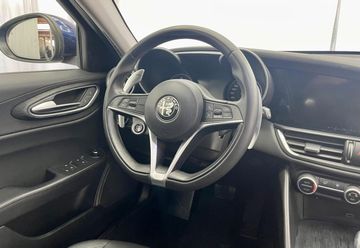 Alfa-Romeo Giulia - 8