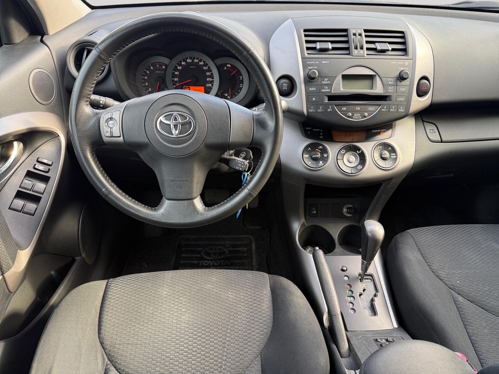 Toyota RAV4 2.0 VVT-i 152 ch 4x4 Sol • Boîte auto • Clim auto • Régulateur • Jantes alliage