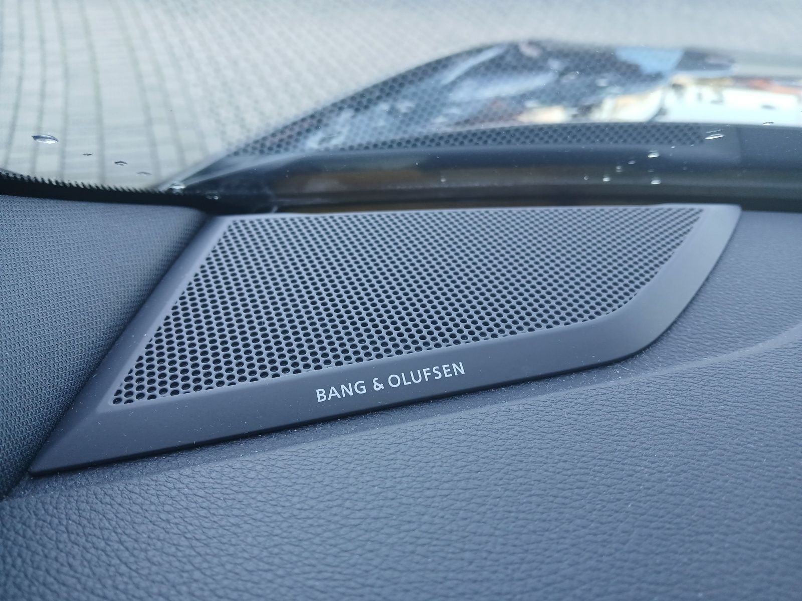 Fahrzeugabbildung Audi RS Q3 Sportback TFSI quattro MATRIX ACC 21" B&O