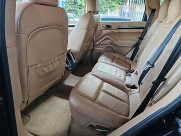 Porsche Cayenne - 12