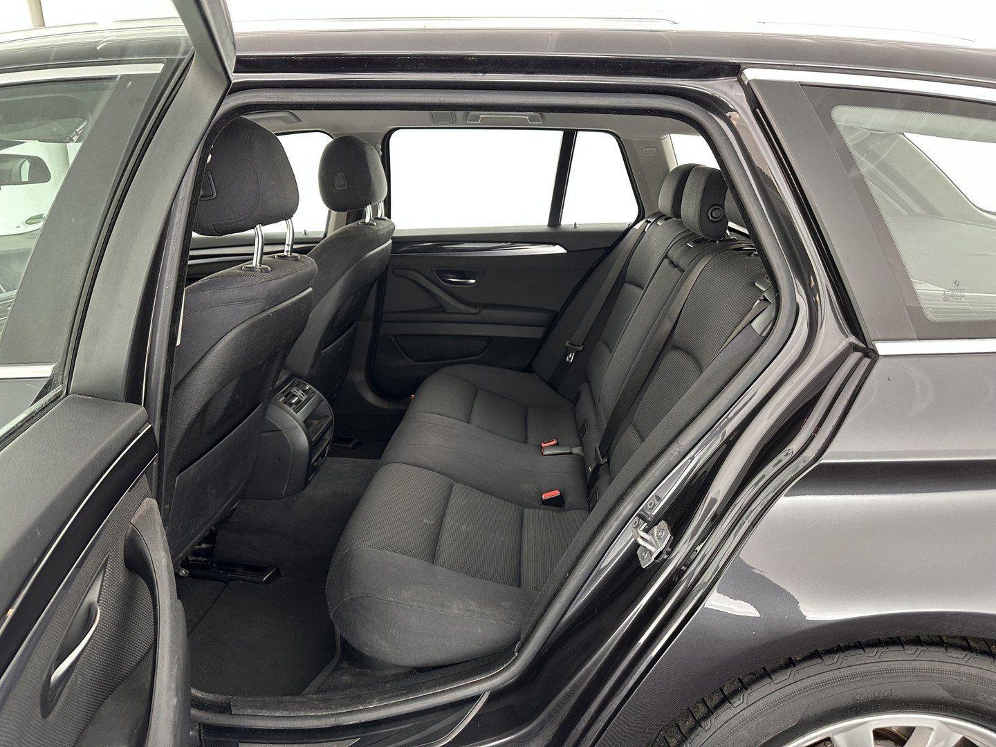 BMW 518 2014 — photo 9