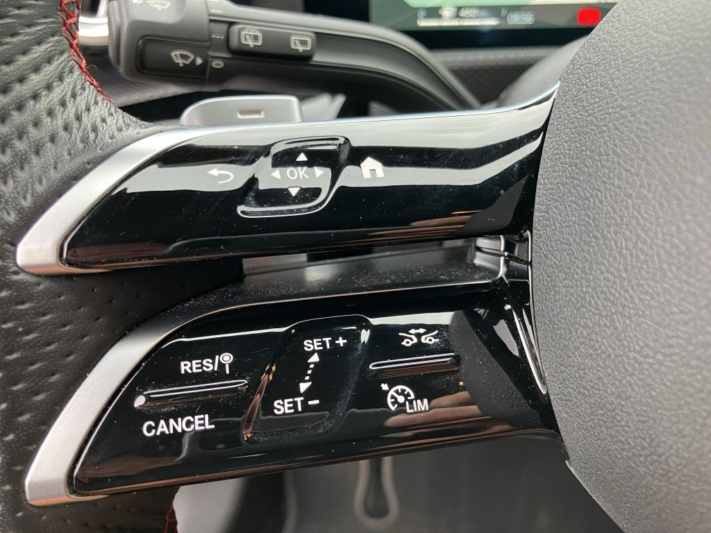 Fahrzeugabbildung Mercedes-Benz A 200 AMG*NIGHT*MULTIB*AHK*DISTR*TOTW*KEYL*KAM