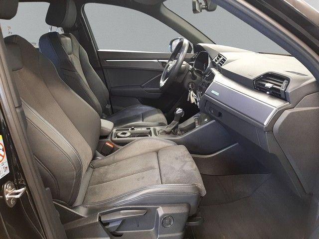 Fahrzeugabbildung Audi Q3 S line 35TFSI AHK Navi Kamera eleHeck 19"