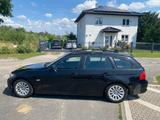 BMW 320i Touring / Panoramadach//Navi/Xenon - BMW 3er Reihe aus 2009: Kombi