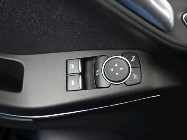 Fiesta TITANIUM TDCi+SITZHEIZUNG+PARKPILOT HI+SP