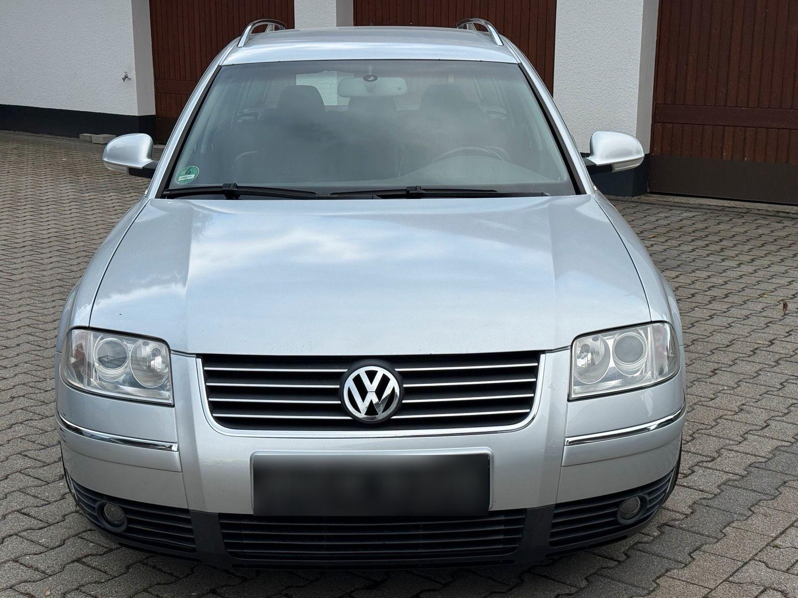 Volkswagen Passat 2005 — rear view