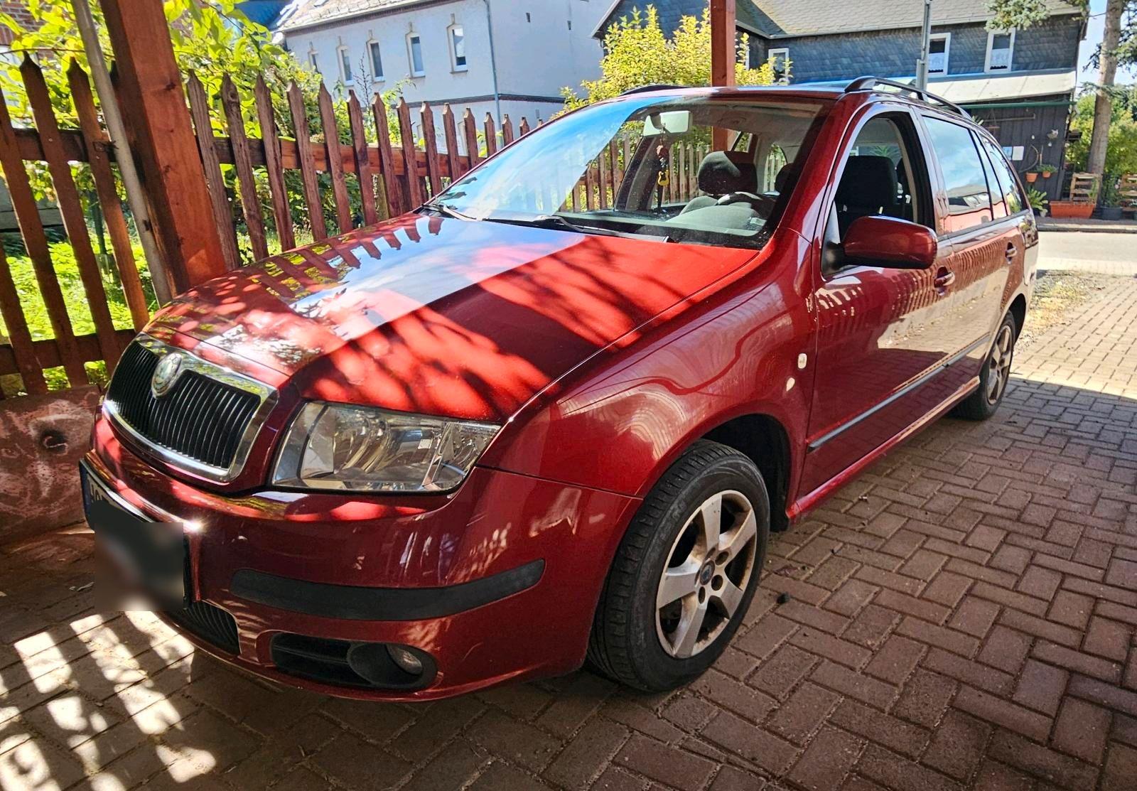 Skoda Fabia 2006 — rear view
