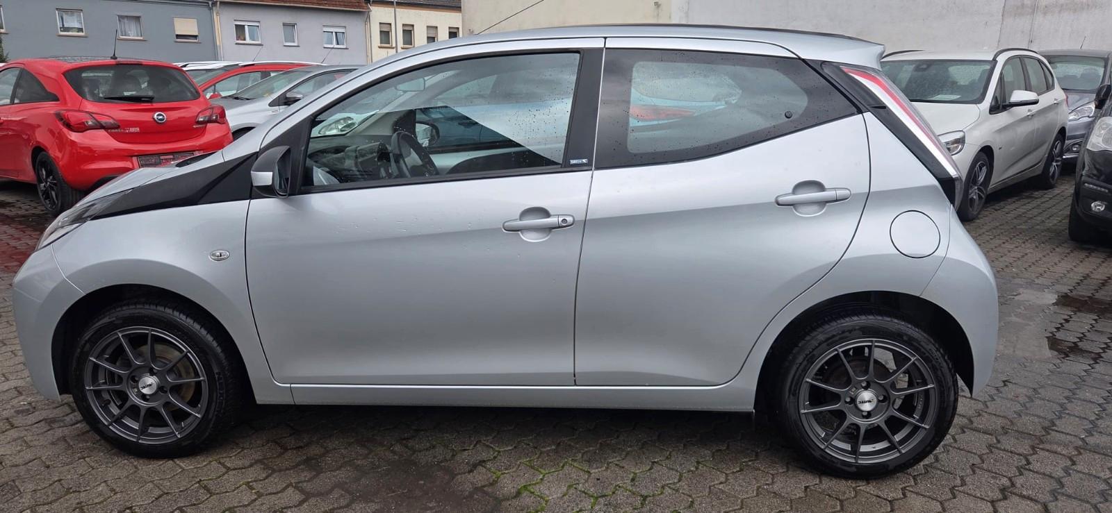 Toyota Aygo AYGO x-play Edition-S 1,0 *1-Hand*