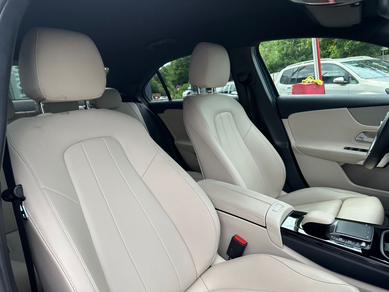 Fahrzeugabbildung Mercedes-Benz A 180 d Limousine *Progressive*NAVI*AHK*LEDER*