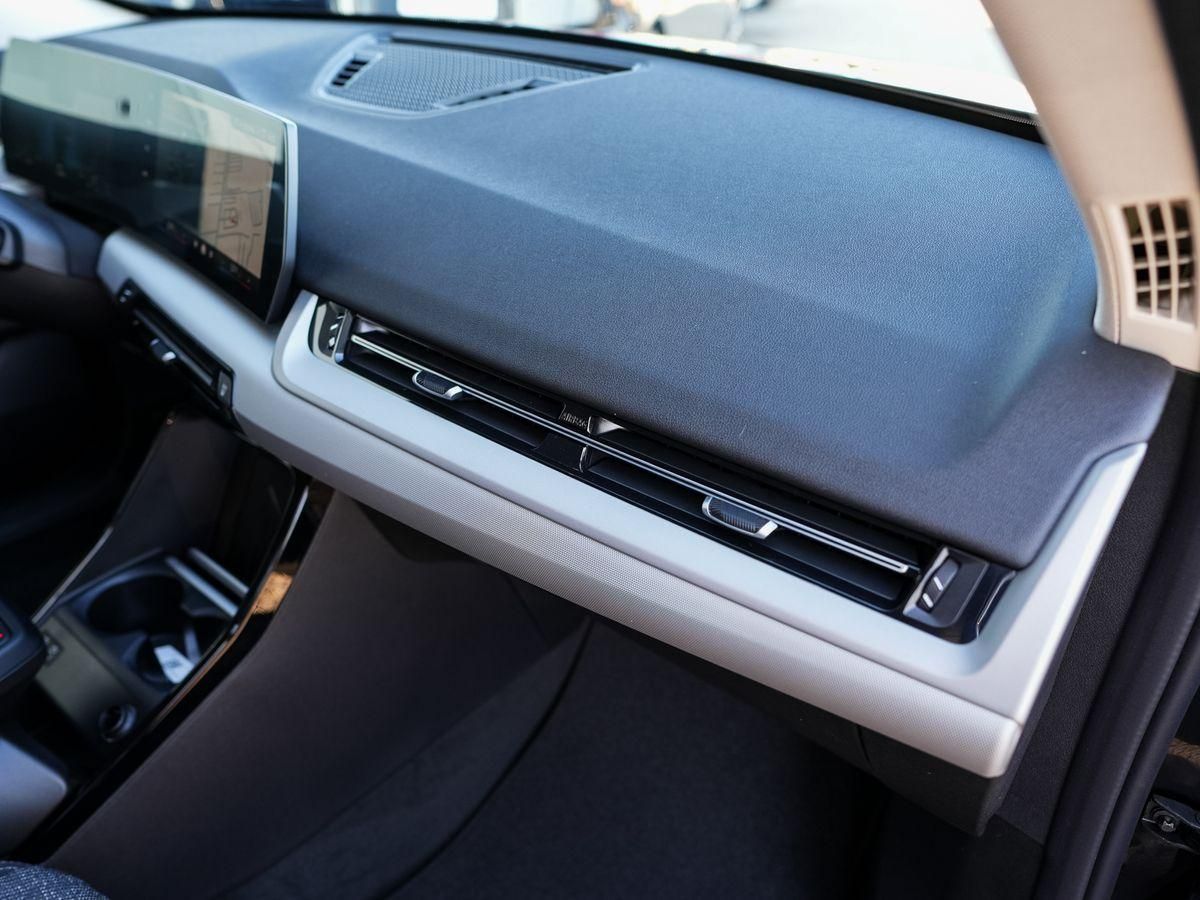 BMW X1 sDrive18d AHK aLED PANO KoZg SpPaket SonGlas foto 11