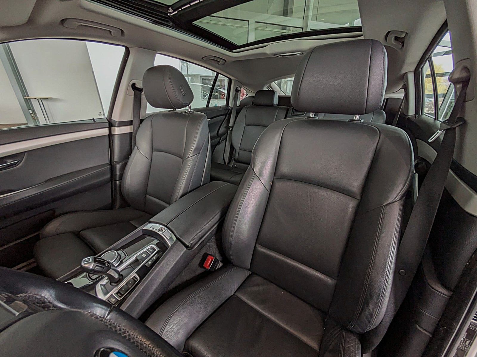 Fahrzeugabbildung BMW 530d GT xDRIVE LEDER PANO NAVI HiFi HUD STANDH.
