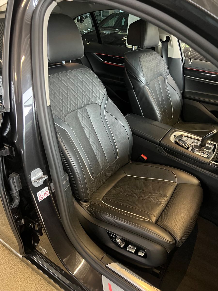 Fahrzeugabbildung BMW 740 d xDrive *MASSAGE* LEDER EXCLUSIVE *
