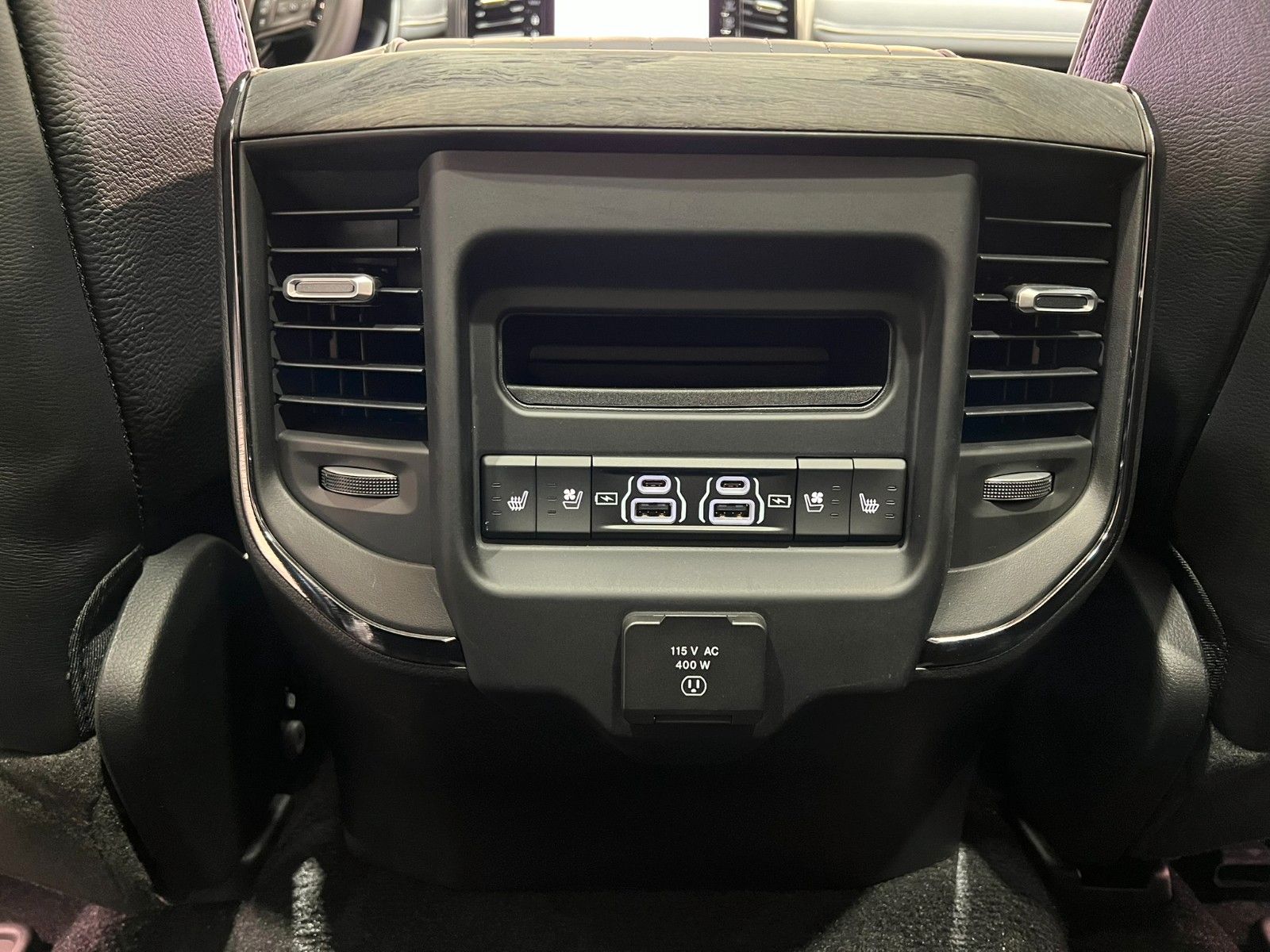 Fahrzeugabbildung Dodge RAM 1500 Limited Night  H/O 3.0L / MFT RTR Ed.