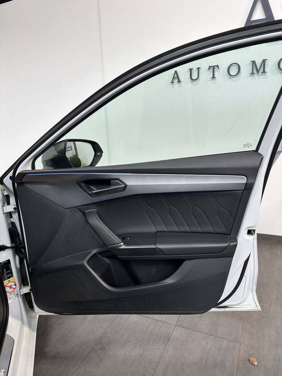 Fahrzeugabbildung CUPRA Leon SpT 2.0 TSI DSG VZ NAV+LED+ACC+VCOCK+LKRHZG