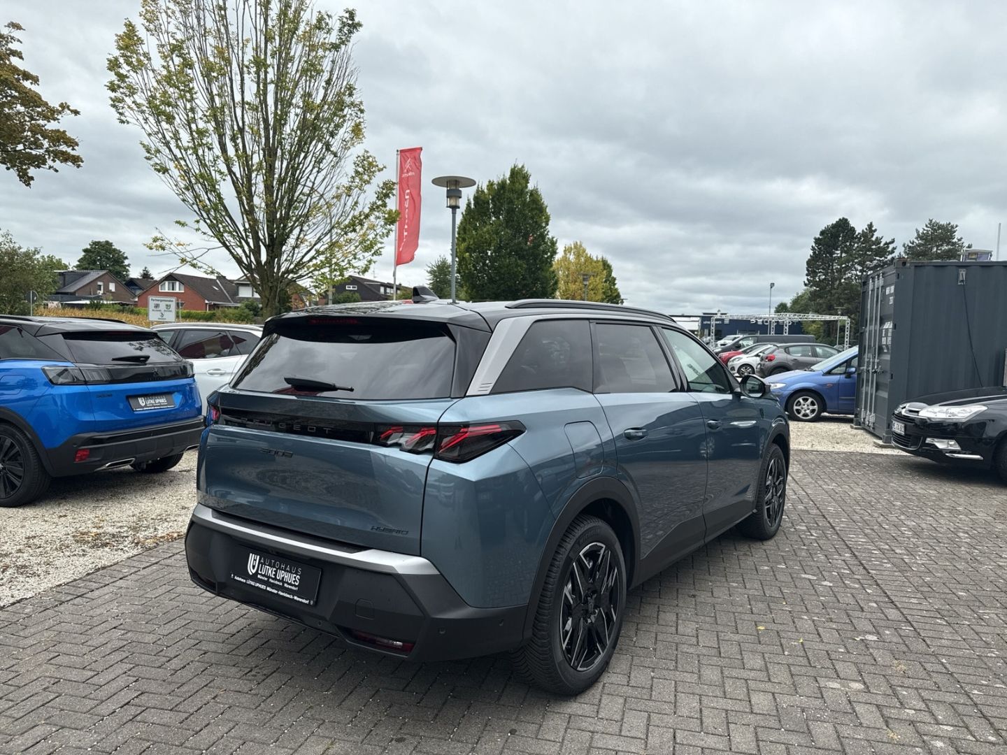 Fahrzeugabbildung Peugeot 5008 GT HYBRID 145 e-DSC6 AHK-abn. Navi LED ACC