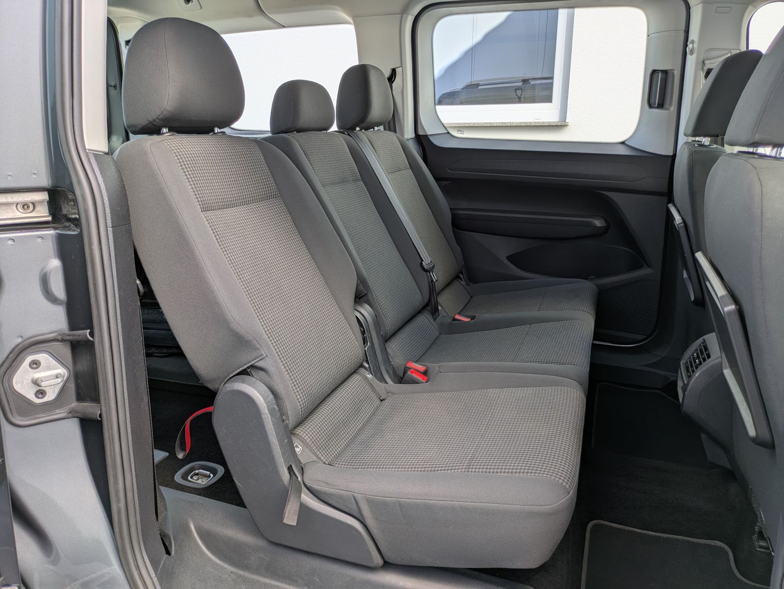 Fahrzeugabbildung Volkswagen Caddy Maxi 2.0 TDI 4Motion TEMP*KAMERA*APP*NAVI
