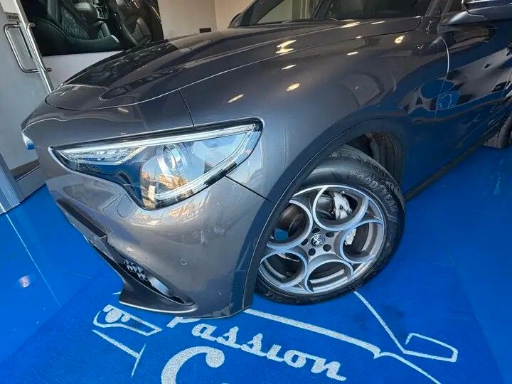 Alfa Romeo Stelvio 2.2 Turbodiesel 190 CV AT8 Q4 imagem 3