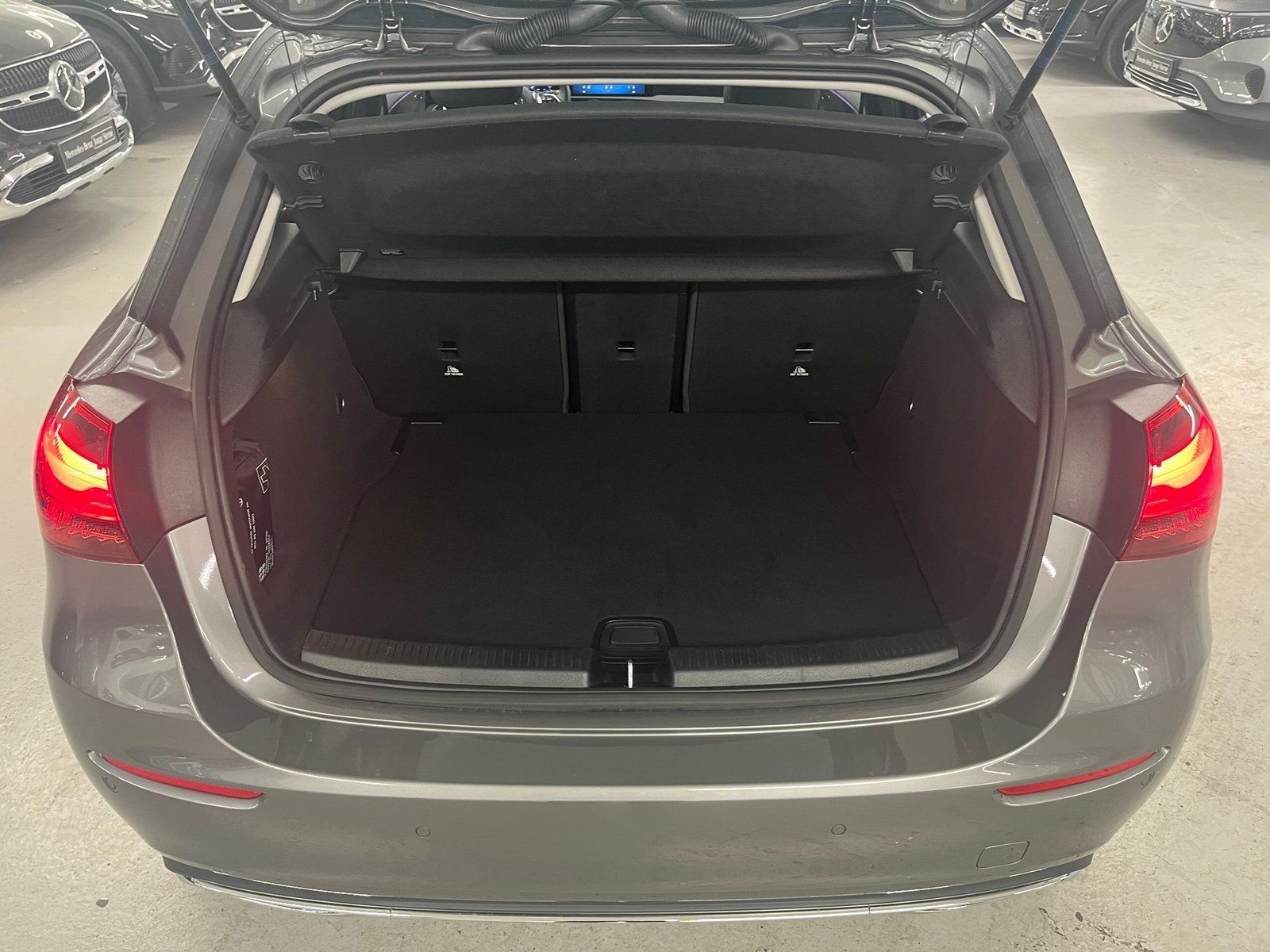 Fahrzeugabbildung Mercedes-Benz A 180 Progressive*AHK*LED*MBUX-Premium*Kamera*