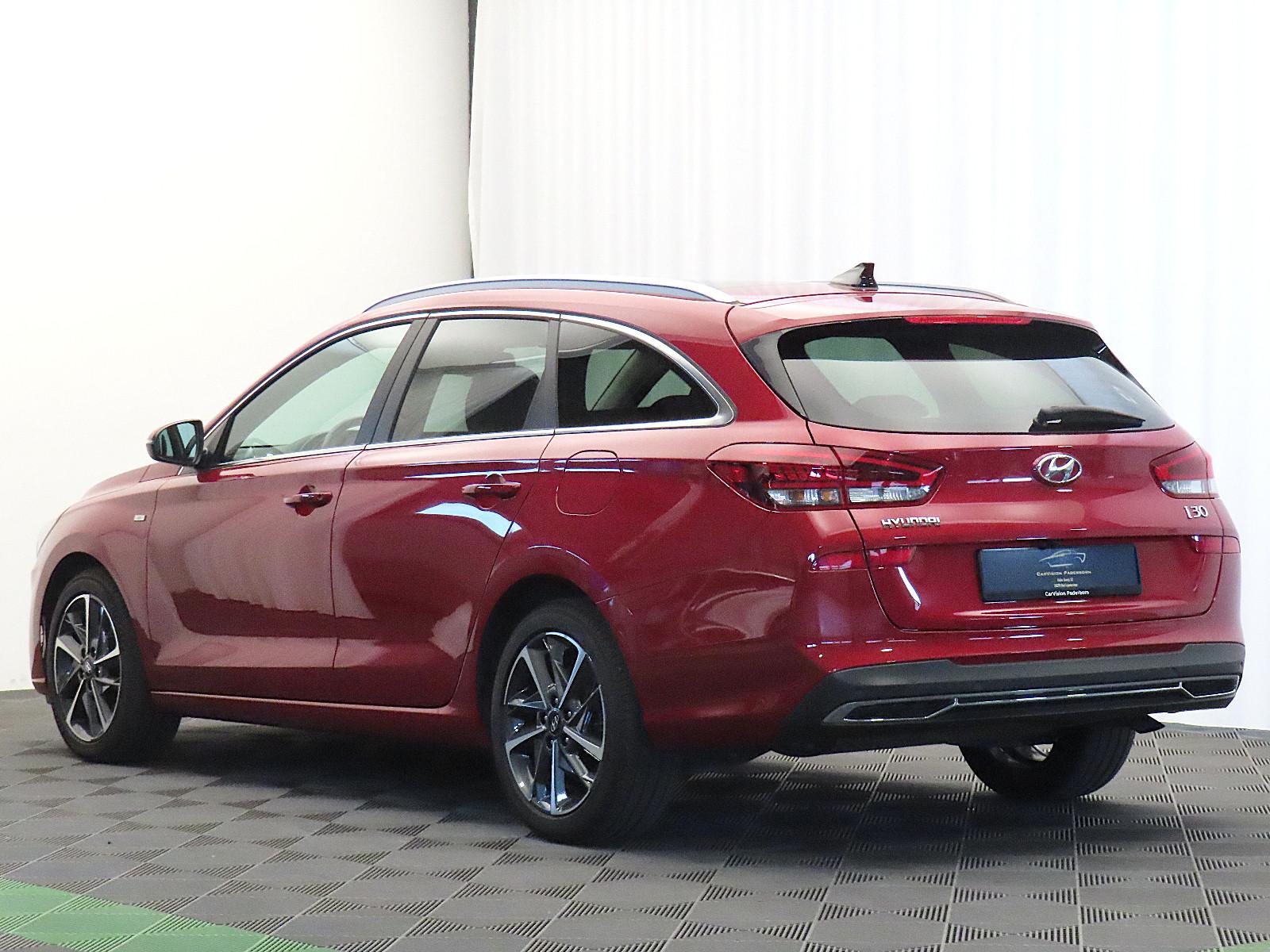 Hyundai i30 CW Prime Mild-Hybrid *Aut./Panorama/Leder*