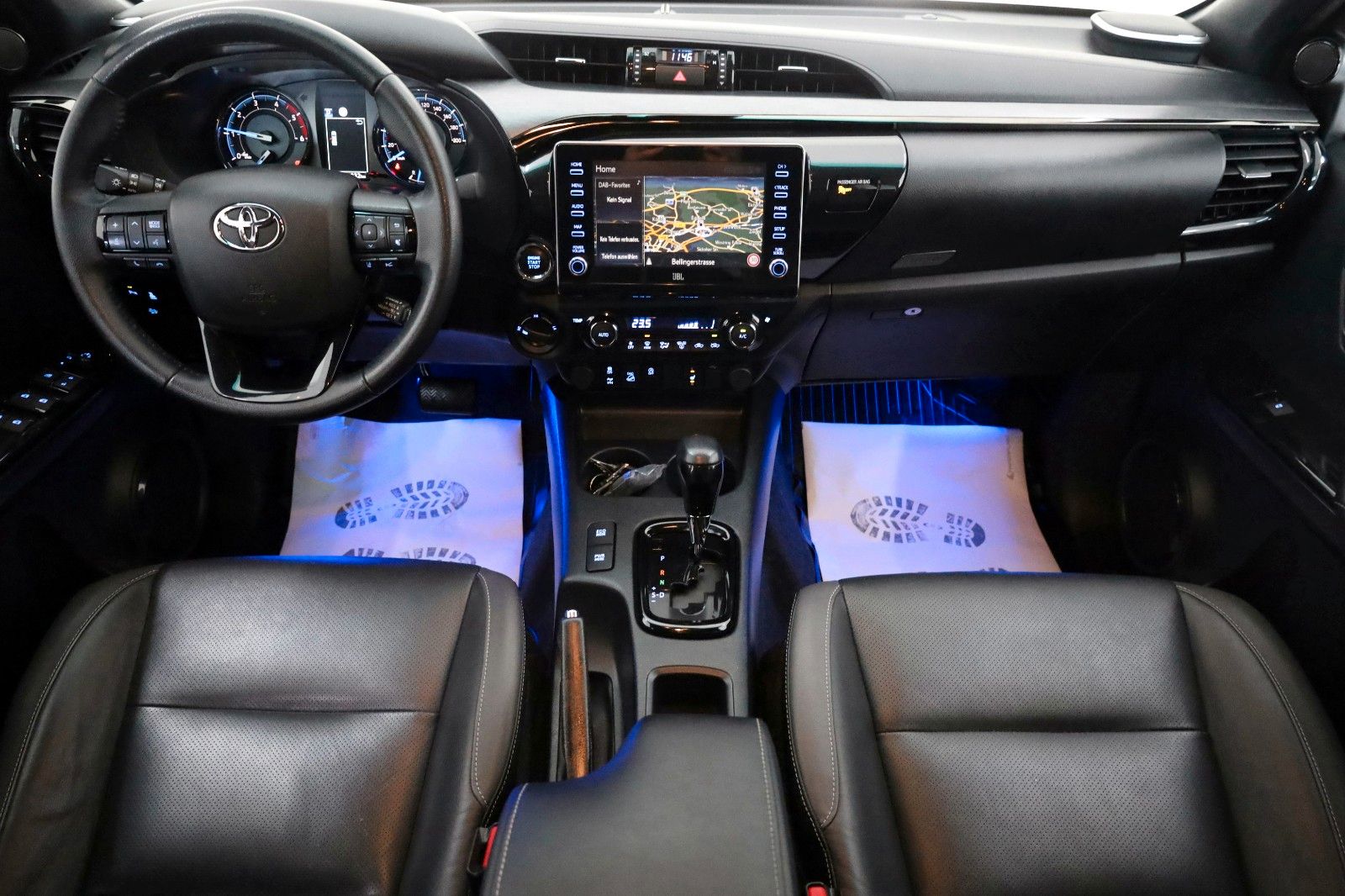 Fahrzeugabbildung Toyota Hilux 2.8 D-4D 4x4 Invincible,HardTop,Garantie