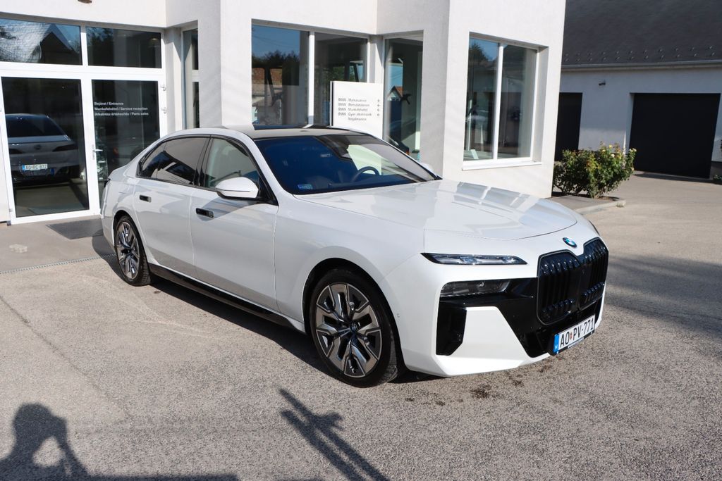 Image of BMW 740