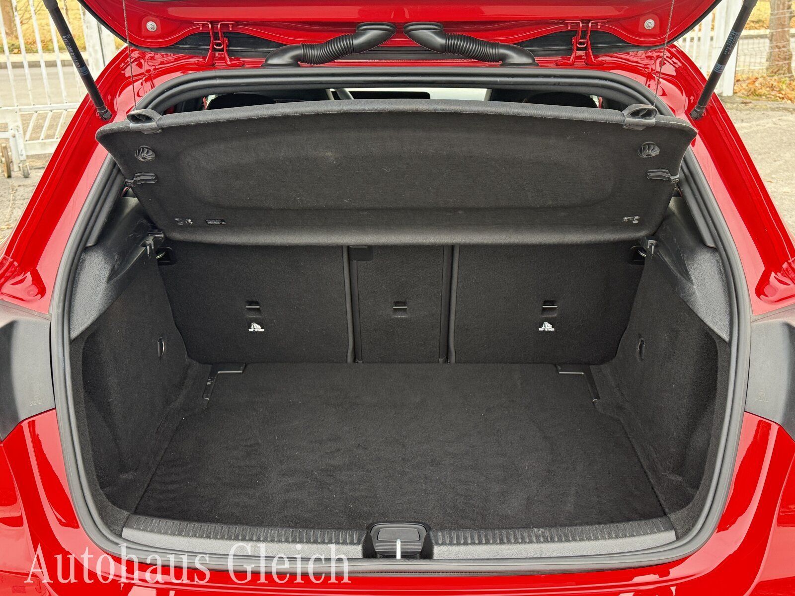 Fahrzeugabbildung Mercedes-Benz AMG A 35 4Matic (EURO 6d-TEMP) Navi/Pano.-Dach