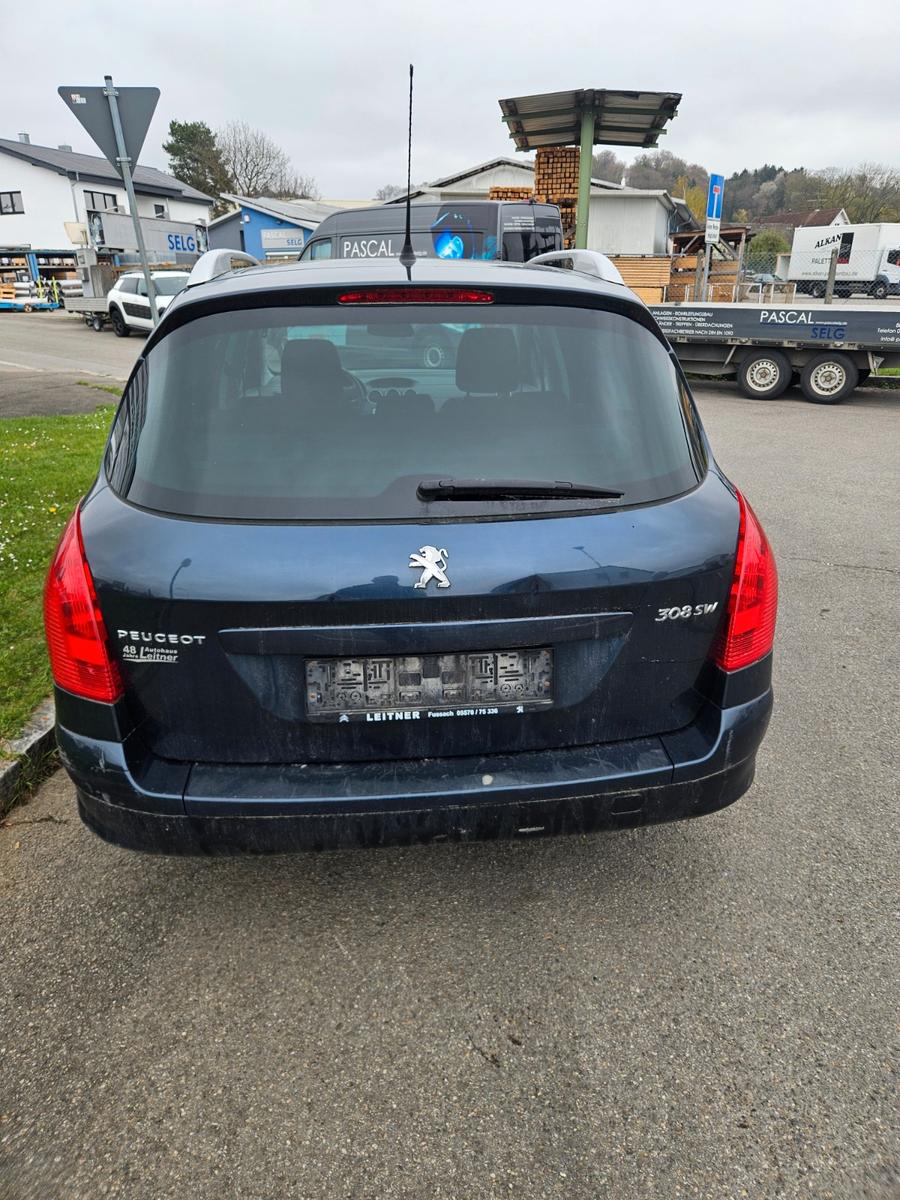 Peugeot 308 2013 — photo 10