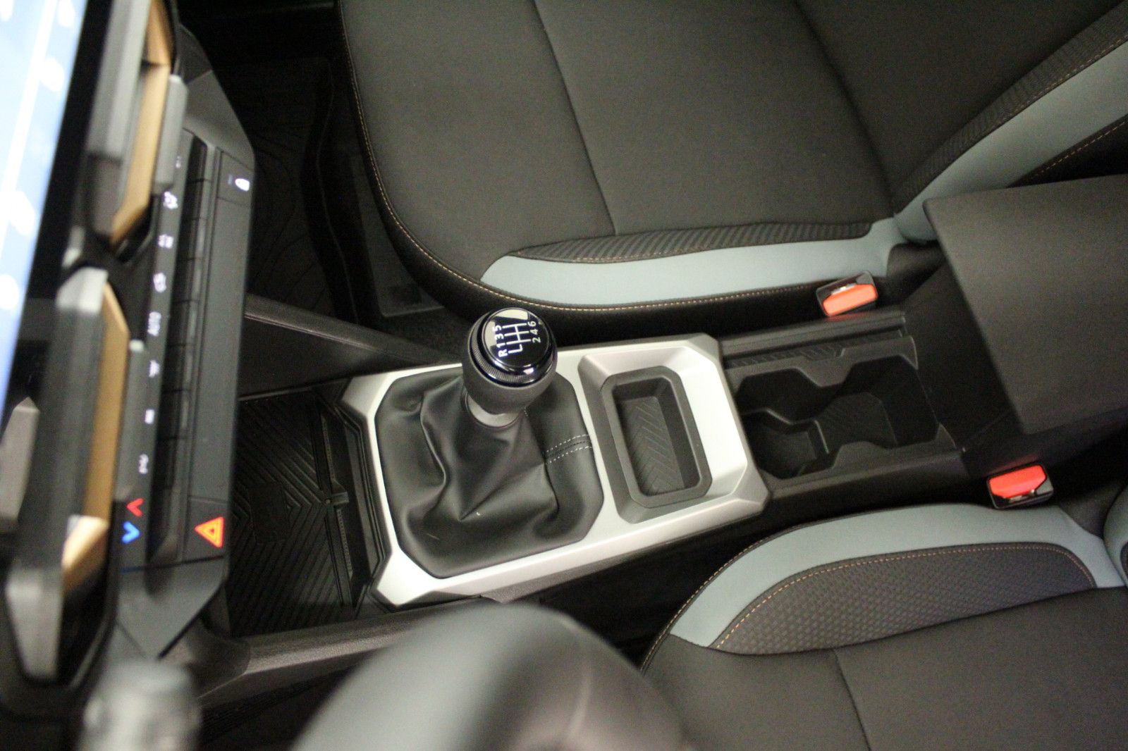 Fahrzeugabbildung Dacia Duster mild hybrid 140 Extreme *Winterp.*MY 26