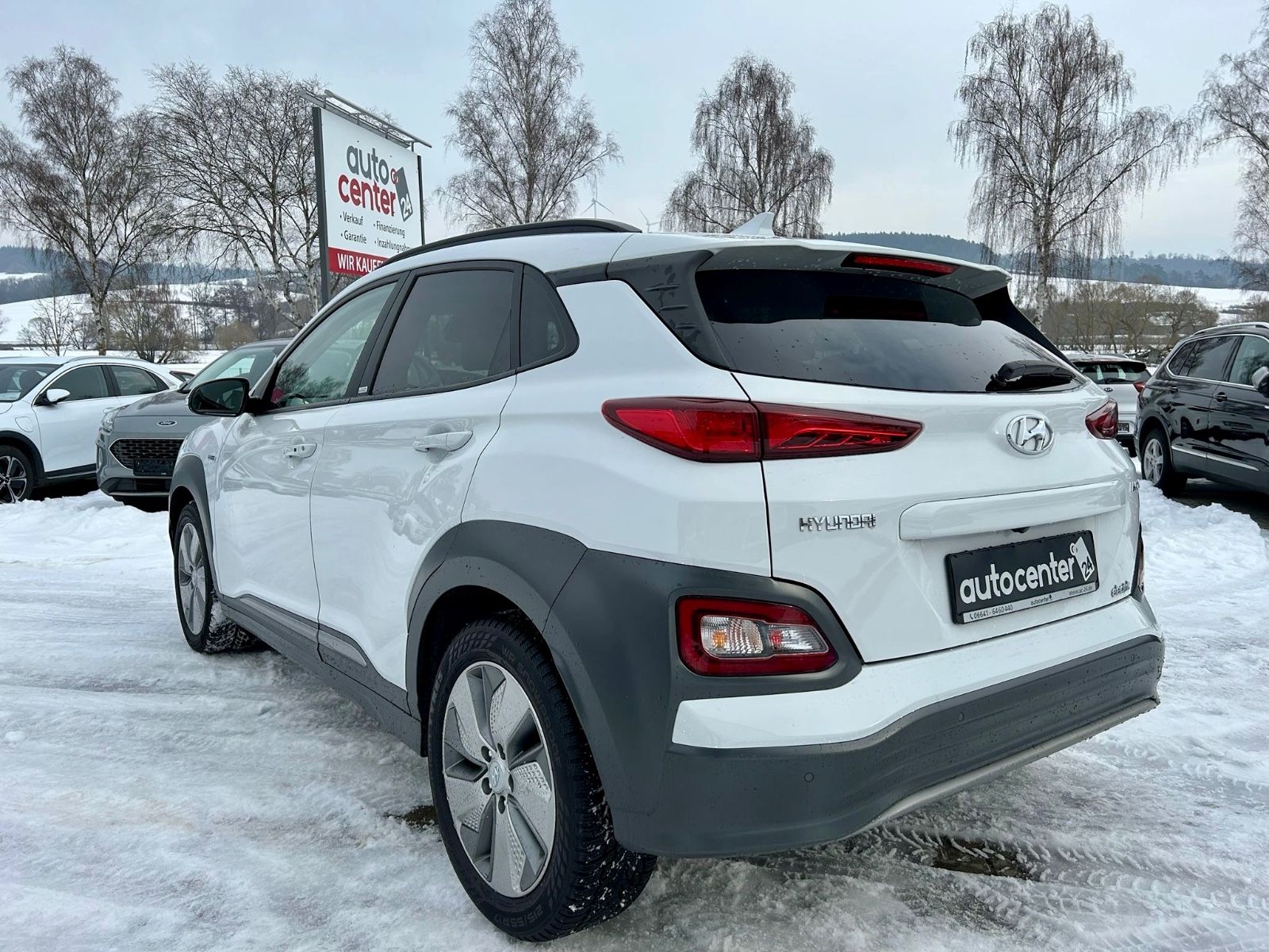 Fahrzeugabbildung Hyundai Kona Premium°64 kWh°Leder°CCS°HeadUp°1.Hand°