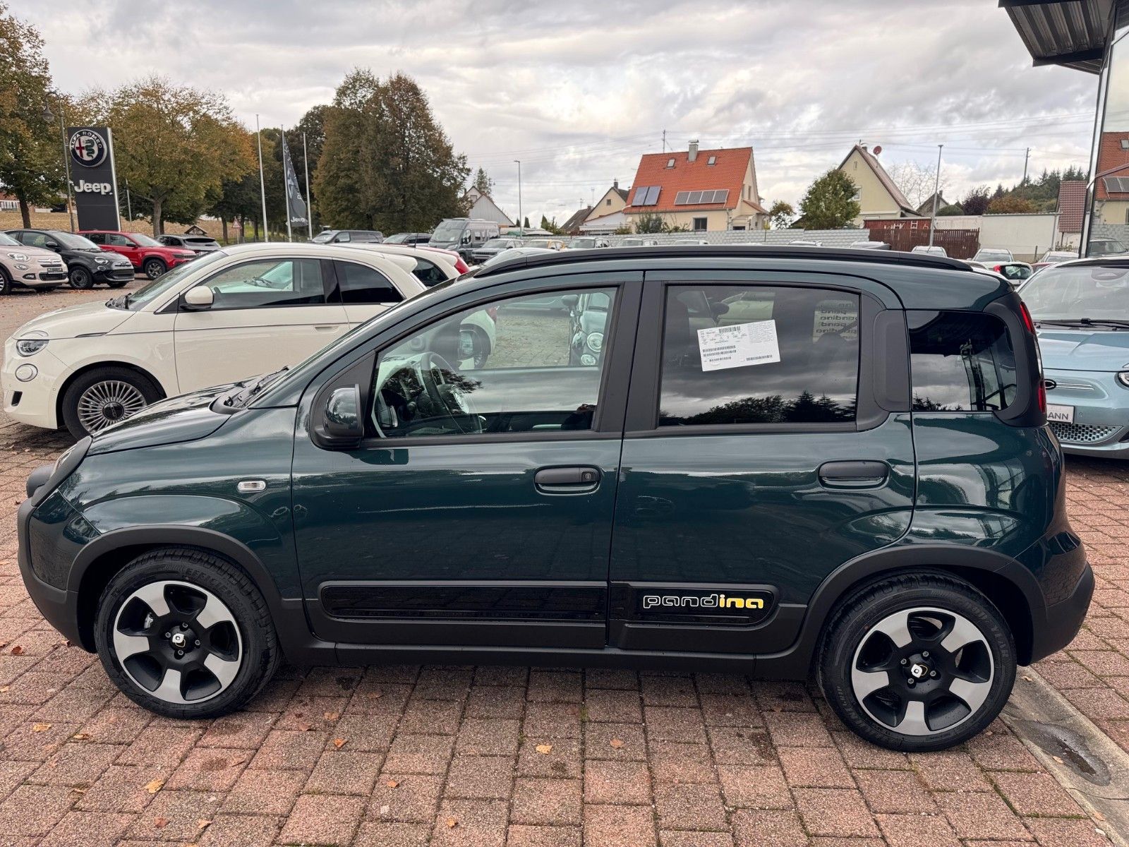 Fahrzeugabbildung Fiat Panda Pandina Cross Hybrid 1.0 GSE 70PS Grün