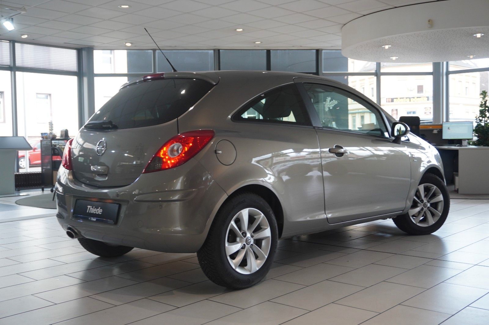 Fahrzeugabbildung Opel Corsa D 1.4 ENERGY 3-TÜR KLIMA/WINTER/NEBEL/PDC