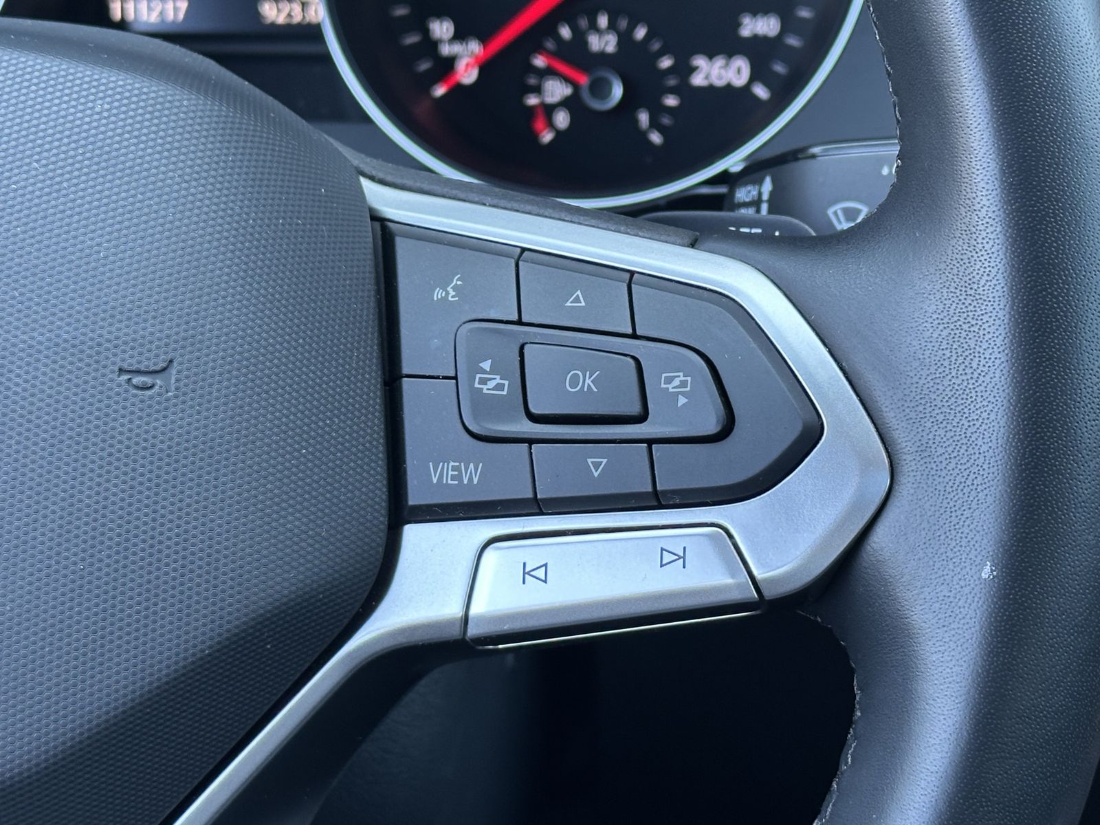 Fahrzeugabbildung Volkswagen Passat Variant 2.0 TDI Business DSG NAV+LED+PANO