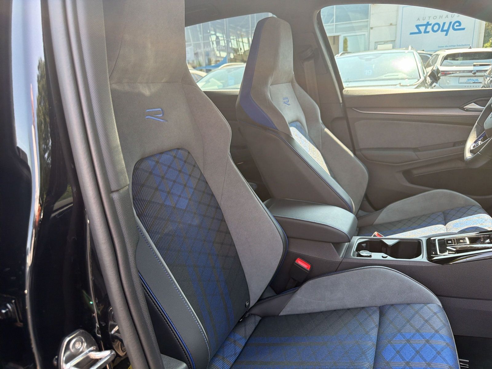 Golf R 4M PANO Navi Black St. Harman Kardon