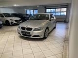 BMW 320 d xDrive Automatik SHZ PDC Leder AHK - BMW 320 aus 2011: 320d