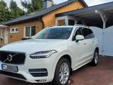 Volvo XC90 D5 AWD Geartronic MomentumTÜV / Service NEU - weiße Volvo XC90