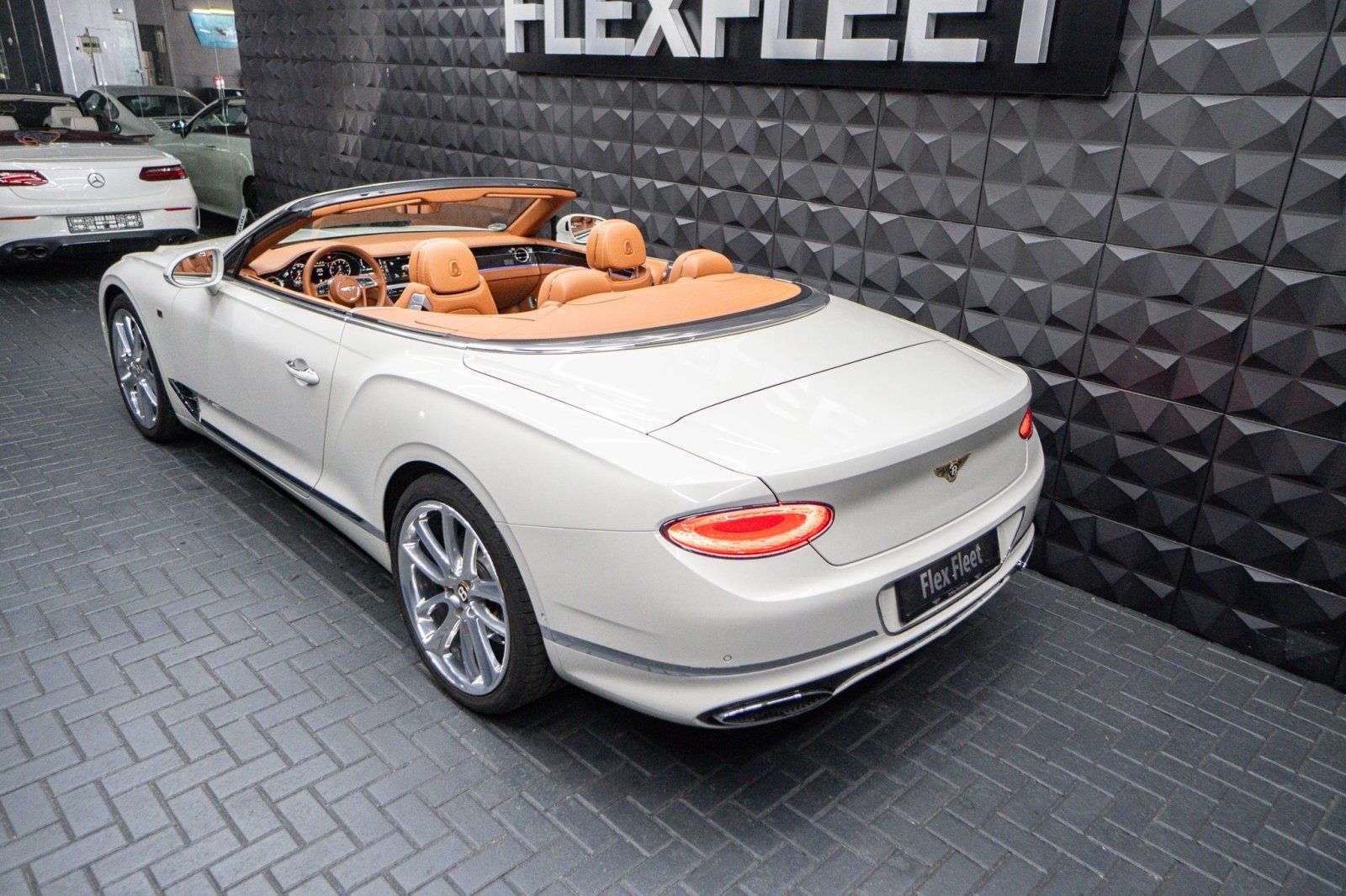 Bentley Continental GTC 100Jahre Edition Mulliner foto 15